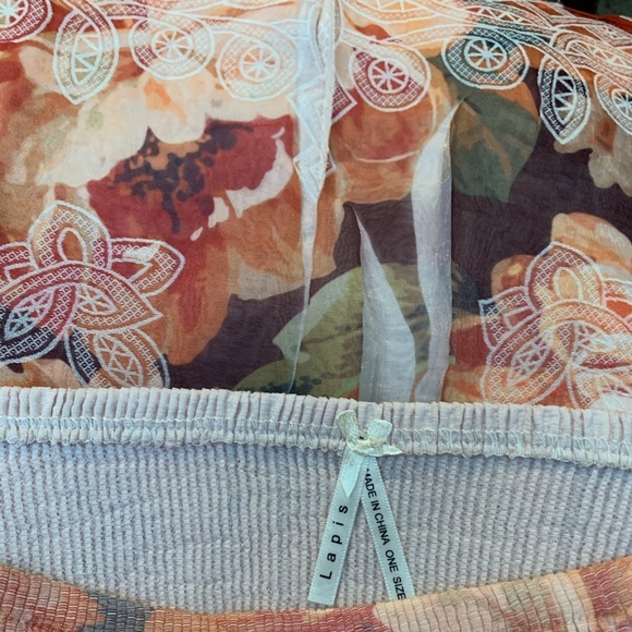 ❤️ Lapis Dress has Stretched Top and pressed in various pleats. Size One Size - Picture 2 of 2